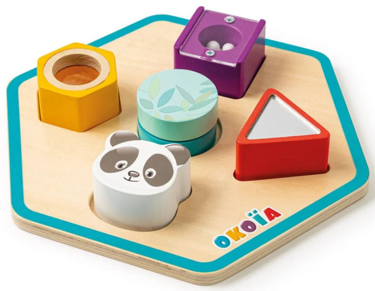 Cinq cubes d&rsquo;éveil en bois Okoia